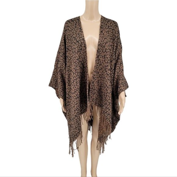 V. Fraas Animal Print Shaw with fringe Women's One Size / Plus Size - Picture 1 of 9